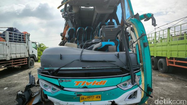 Kecelakaan Bus Tewaskan Peziarah  Diduga Sopir Mengantuk